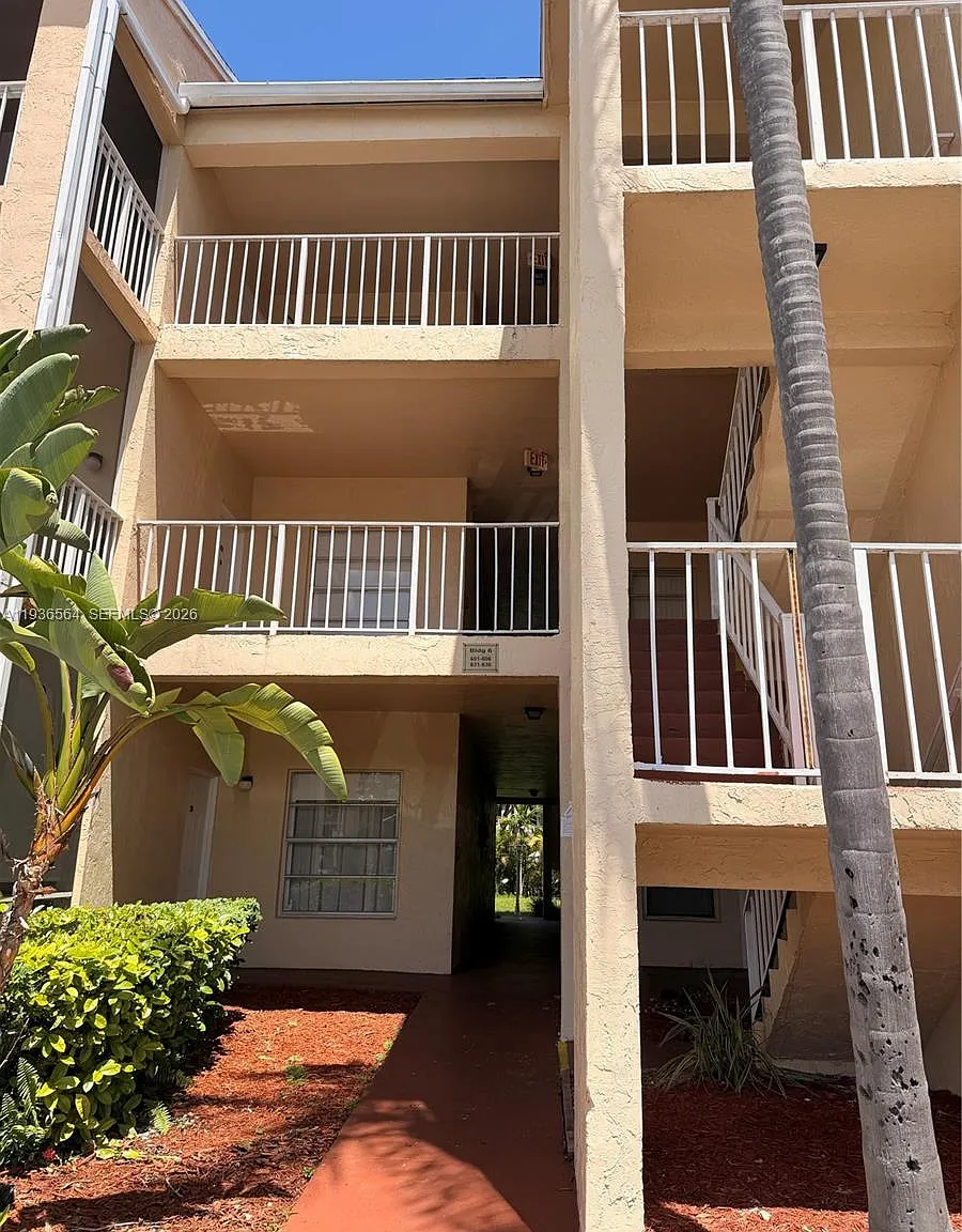Hammocks Trails Condo — Photo 2