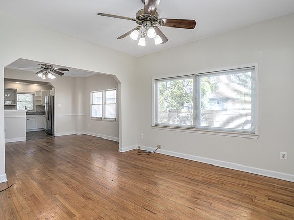 5th image of 122 W Muir Ave
