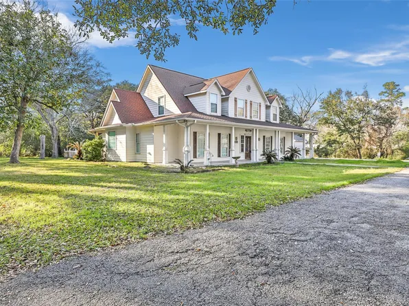 123 Burwell Rd, Highlands, TX 77562