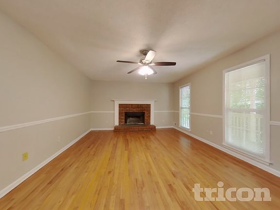 2nd image of 85 Elizabeth Pl