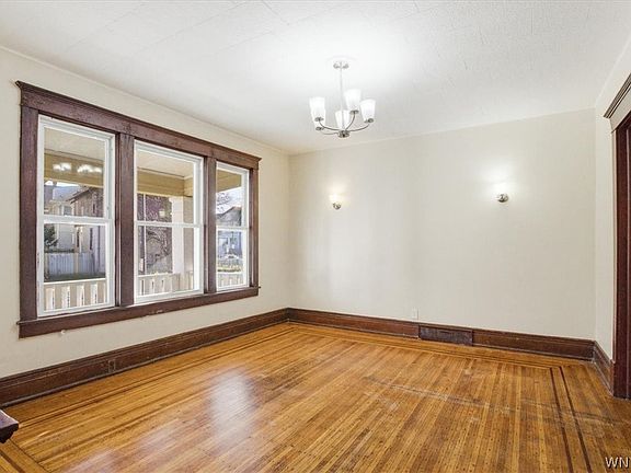 3rd image of 940 Lafayette Ave