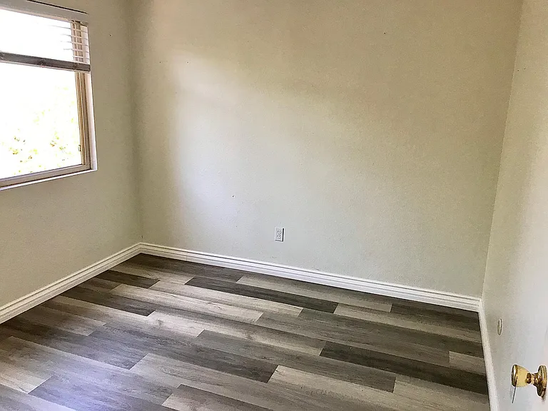 9835 Genesee Ave — Photo 22