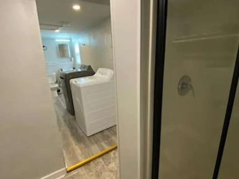 231 W Washington Ave — Photo 1