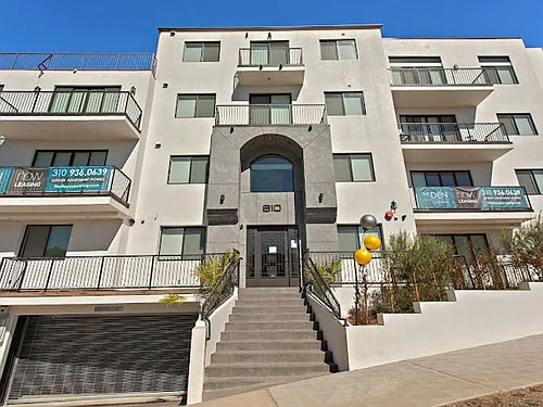 610 Levering Ave Photo 1