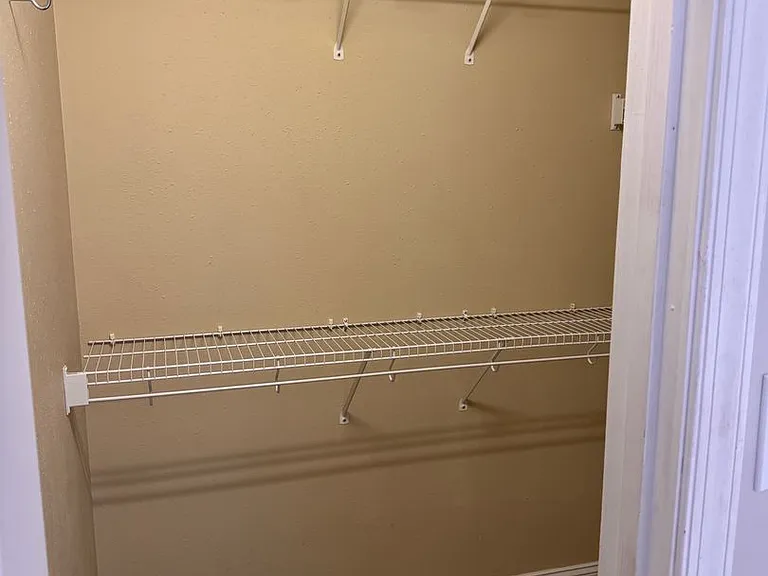 763 Wyndhurst Dr — Photo 20