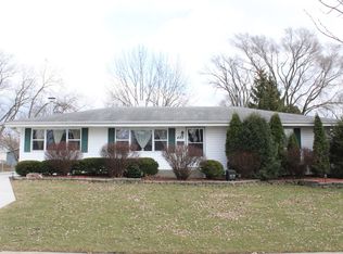 425 Ashland St, Hoffman Estates, IL 60169
