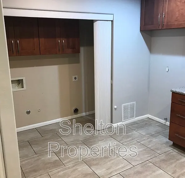 1262 E Avenida Hermosa — Photo 6