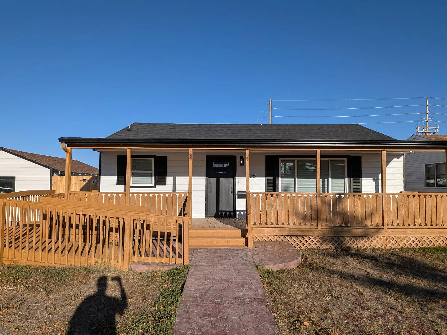 205 S House Ave — Photo 1