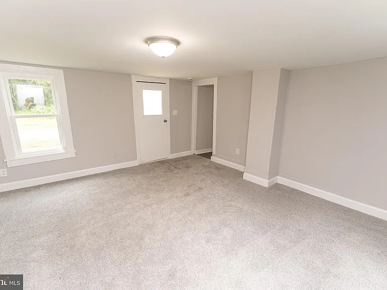 119 Davis Ln — Photo 7