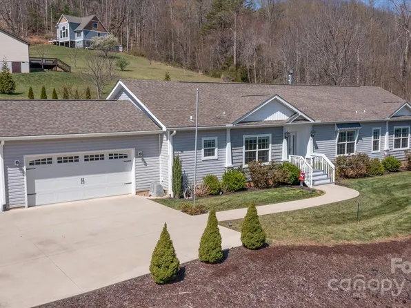 52 Stone Ridge Trl, Mills River, NC 28759