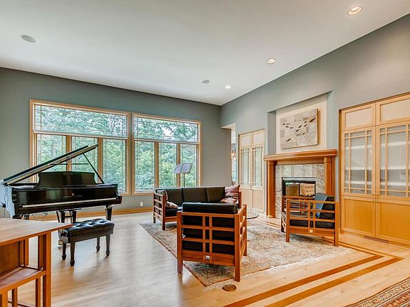 5th image of 2015 Marywood Ln