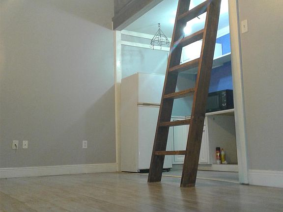 STEPS UP TO LOFT