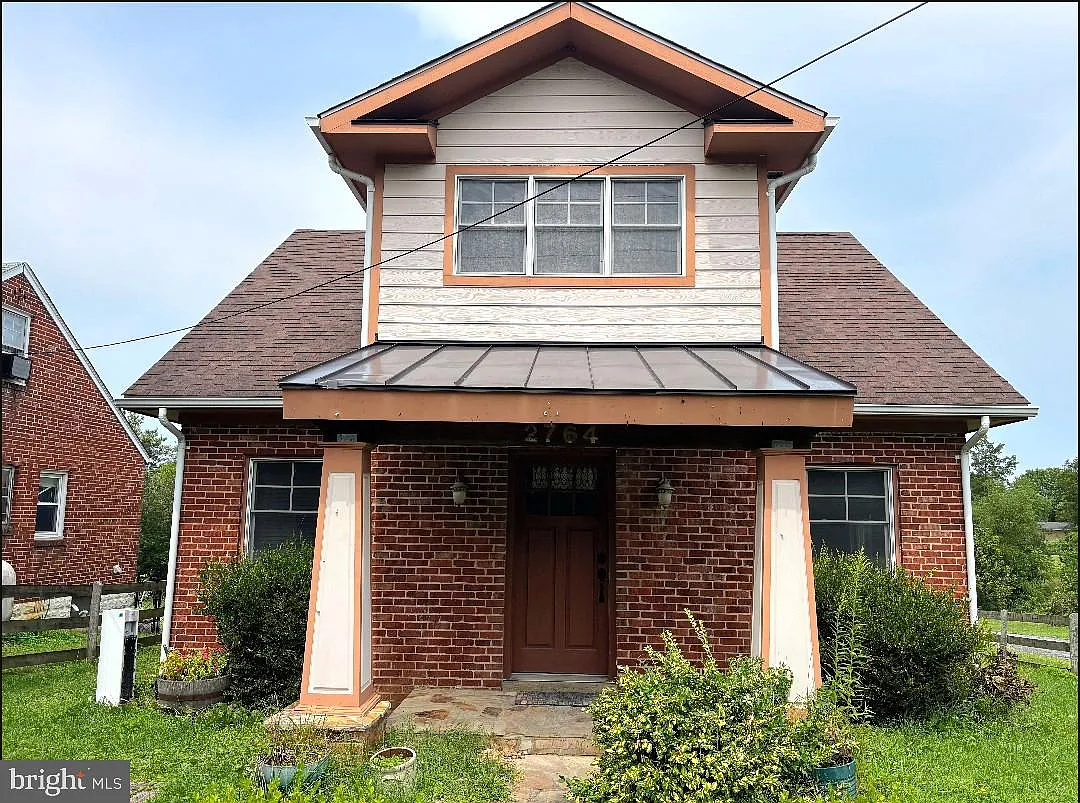 3 bed, 2.0 bath, 1728 sqft, $1,950 — Photo 1