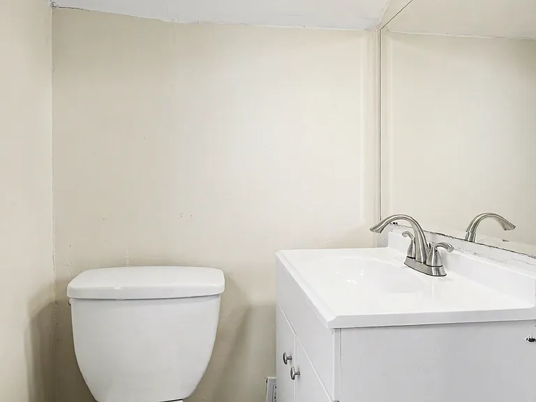 5164 Hereford St — Photo 13