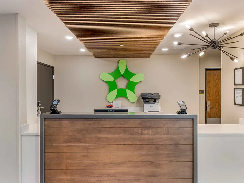 Lobby and Guest Check-in