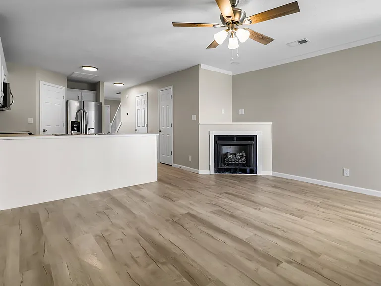 106 Alexander Blvd — Photo 9