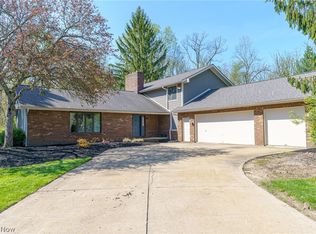 230 Salem Ct, Hinckley, OH 44233