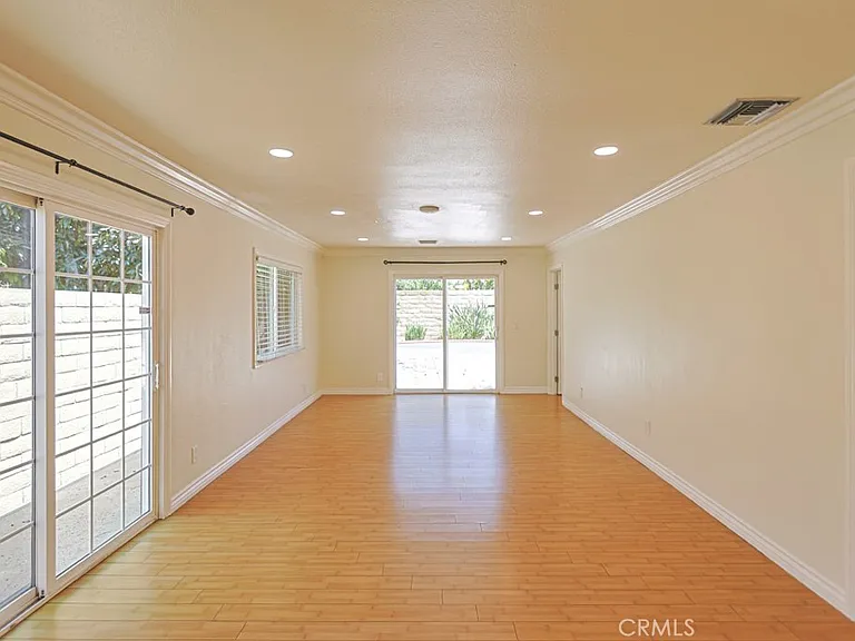 11851 Wisteria Ave — Photo 16
