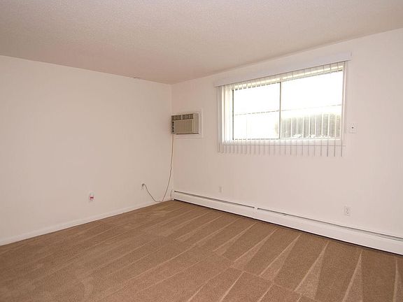 5th image of 949 Dyer Ave APT 62