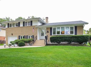 626 S Albert St, Mount Prospect, IL 60056