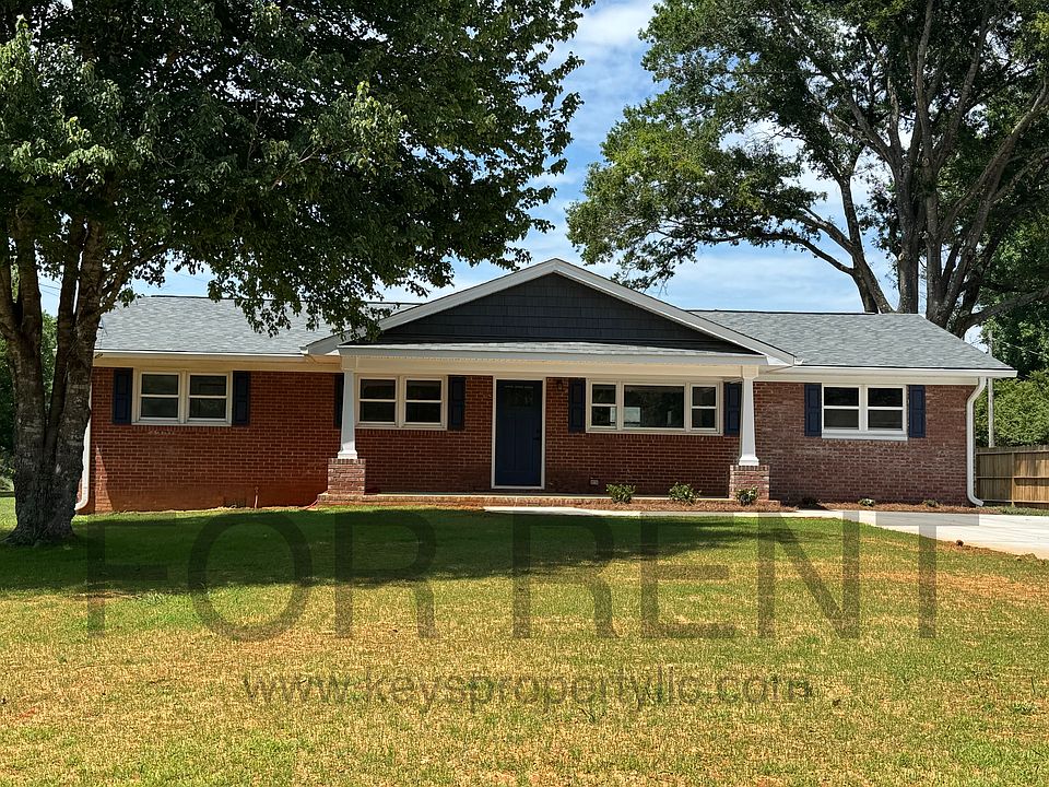 1st image of 31647 Pinewood Dr