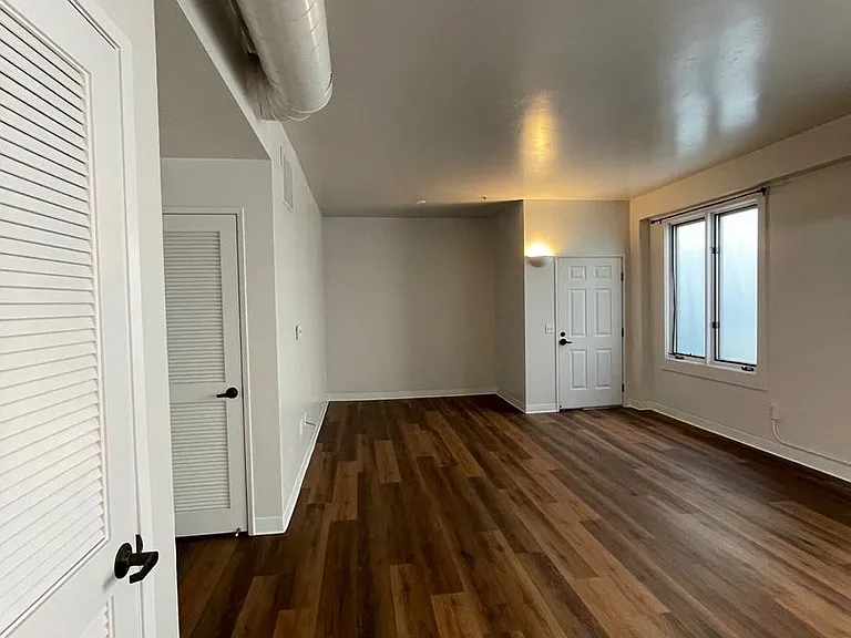 1041-1045 6th Ave — Photo 5