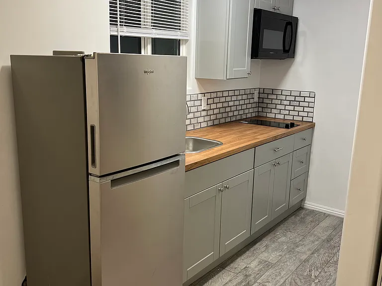 2345 Pine Ave #1 — Photo 1