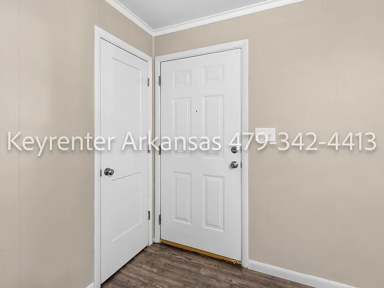 207 Carlton St — Photo 5