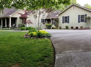 96 Oakridge Ln, Ellijay, GA 30536