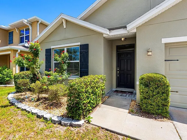 8106 Bilston Village Ln — Photo 2