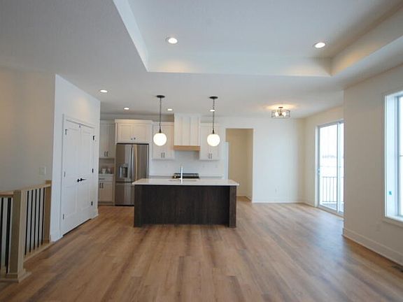 5th image of 1515 Crestwood Dr