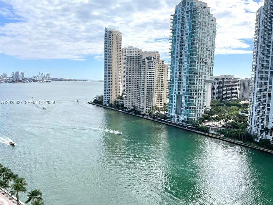 Building Photo - 300 S Biscayne Blvd #T-1404