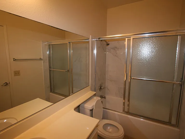 3637 Clarington Ave #113 — Photo 18