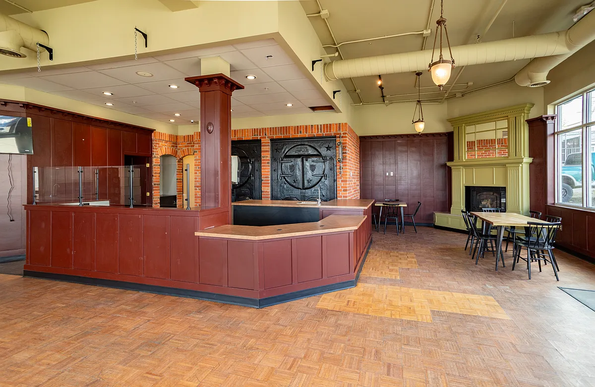 Building Photo - 404 2nd St #116