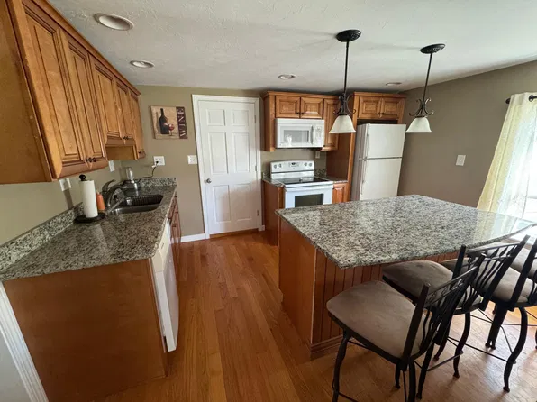 249 Oxford St N #2, Auburn, MA 01501