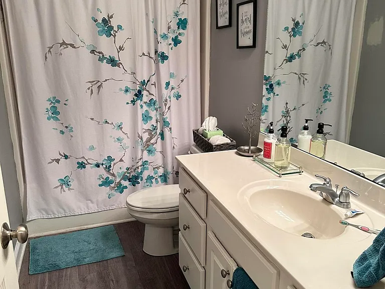 205 S Pointe Dr #B — Photo 42