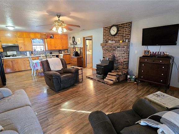 3rd image of 11796 Leonard Rd