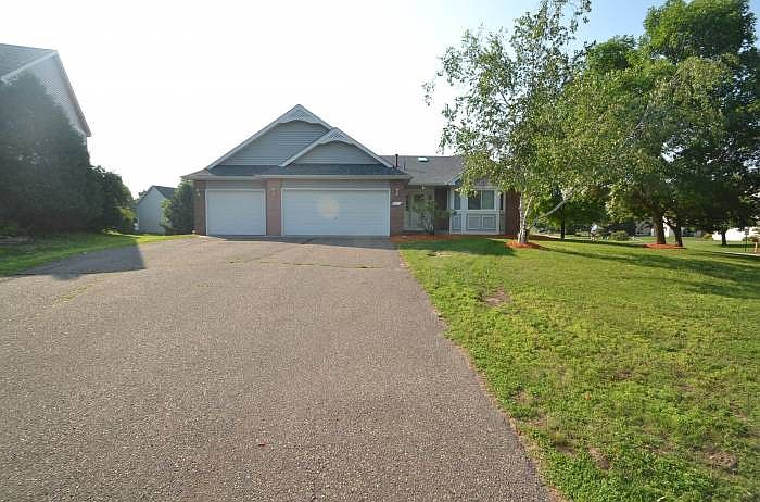 1st image of 4106 Parkridge Dr