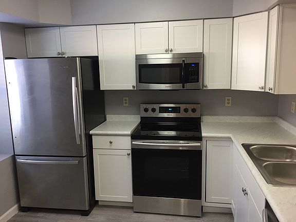 4th image of 406 Amanda Cir