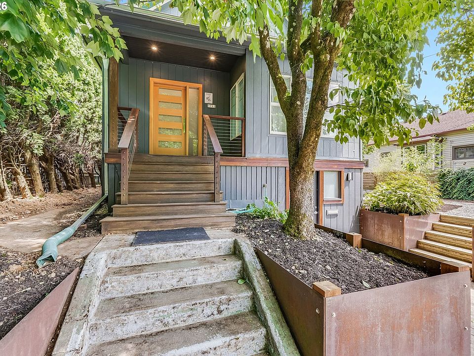 1st image of 3712 SE 8th Ave