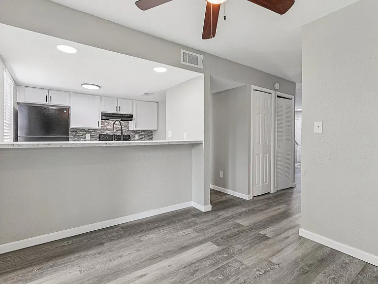 Winford Place Apartments — Photo 26