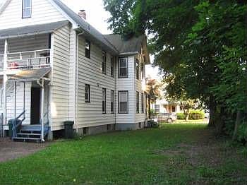 3rd image of 7 Linden St