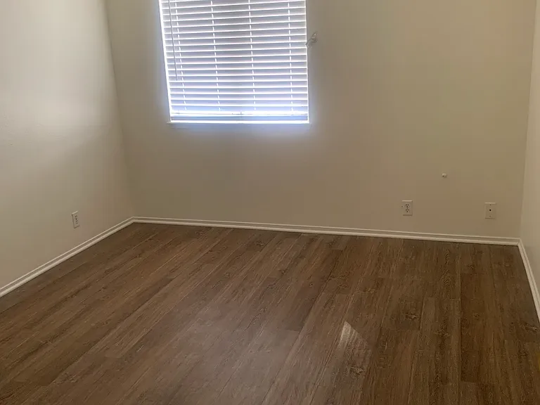 6136 Oakhaven Ln — Photo 5