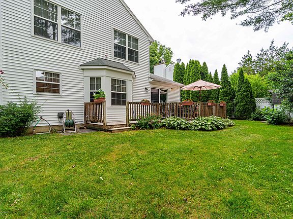 4th image of 62 Meadow Dr