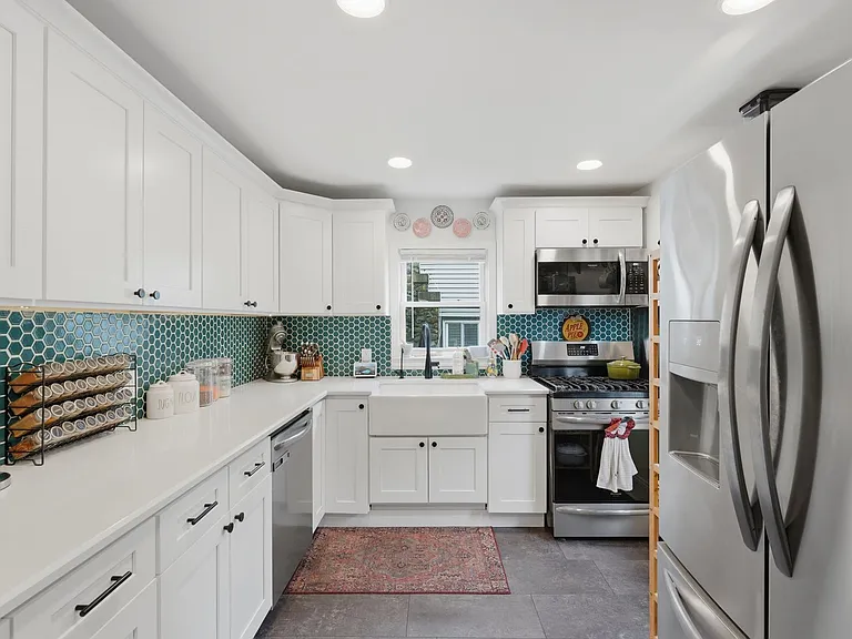 7 Fairview Ave — Photo 12