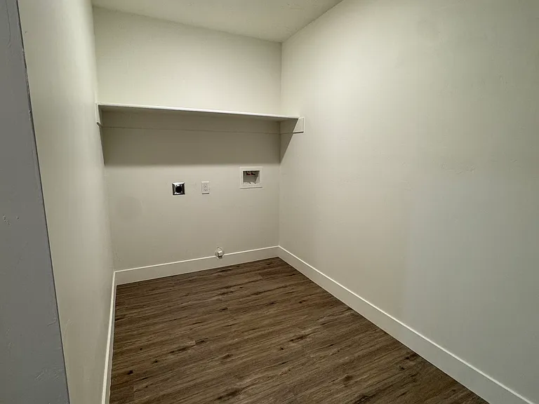 240 W Center St #BASEMENT — Photo 12