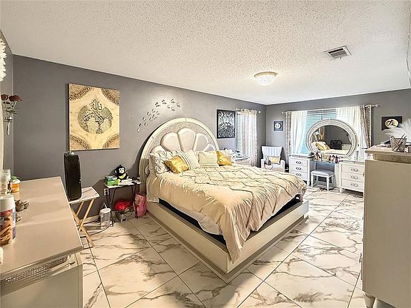 5th image of 1021 William Dr