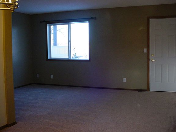 2nd image of 307 Winifred St E