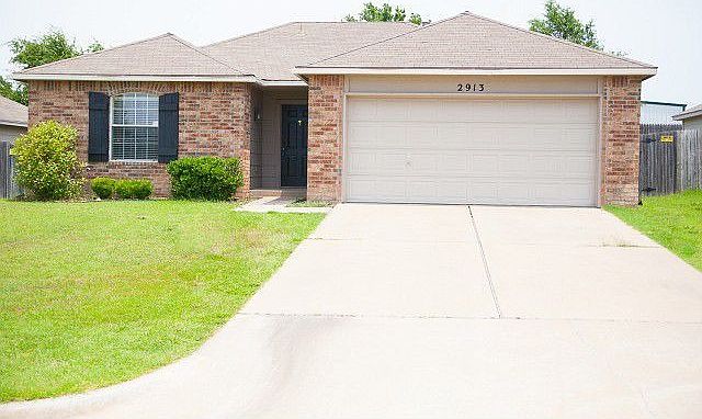1st image of 2913 Village Dr