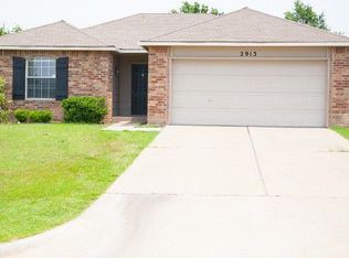 2913 Village Dr, Catoosa, OK 74015